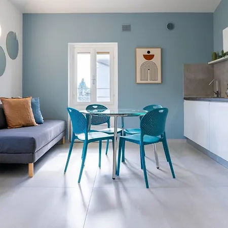 Front 아파트 데센자노델가르다