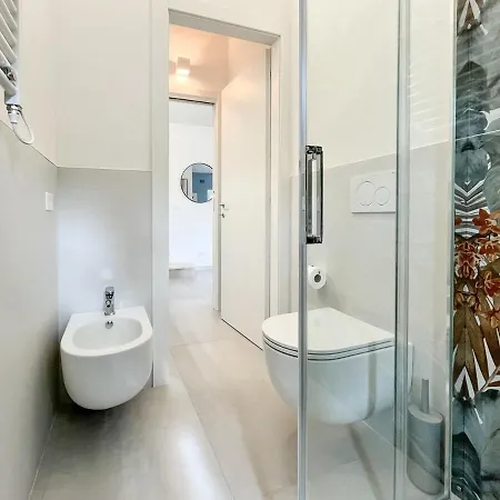 Front Apartment Desenzano del Garda